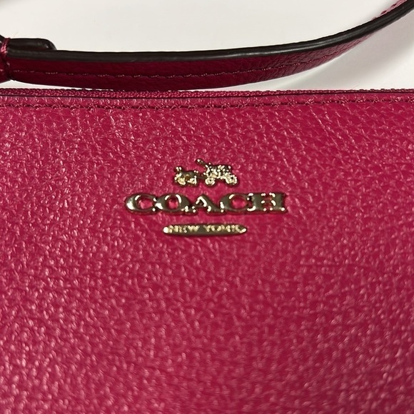 Coach Raspberry Pink Pebbled Leather Shearing Wristlet - New with Tags - Picture 3 of 6